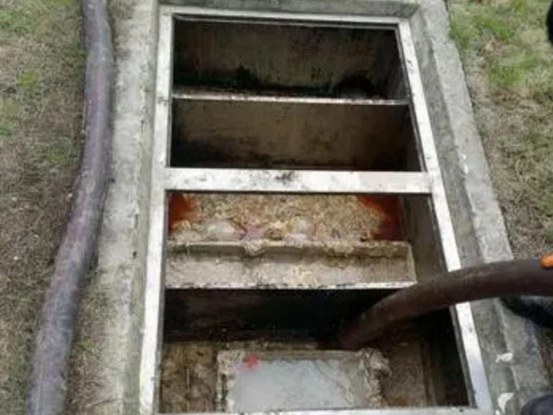 东河镇隔油池清理